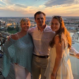 Meet your Posher, Ava